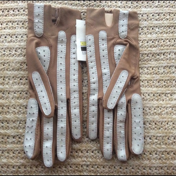 Woolite Nylon Gloves  
Beige/Ivory Color One Size - Picture 2 of 6